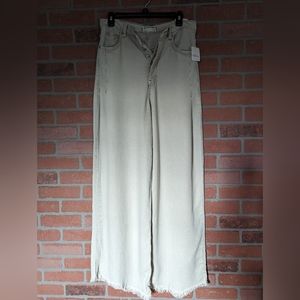 NWT- WE THE FREE- OLD WEST SLOUCHY JEAN SZ. 28